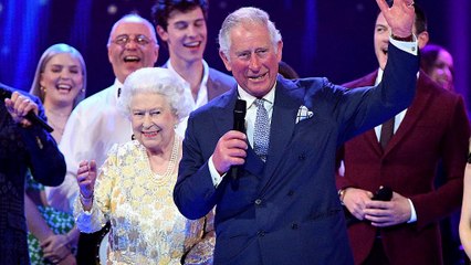 E Carlo chiama "Mamma" la Regina...