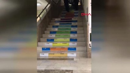 Şanlıurfa Asansörü Bozuk Okulda Sınavına Giren Engelliler Kucakta Taşındı