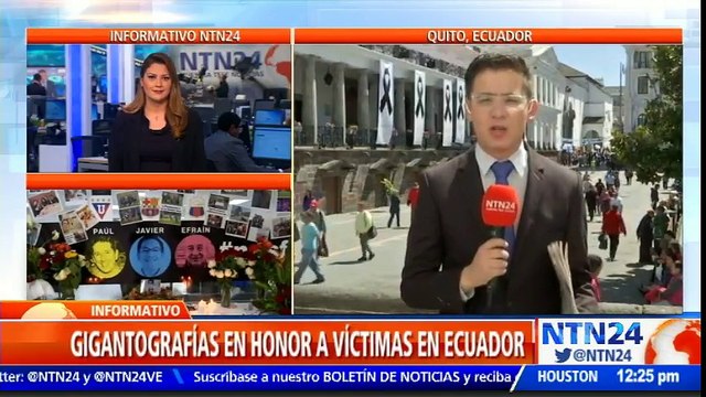 Ecuatorianos expresan apoyo con gigantografías a familiares de equipo de El Comercio asesinado