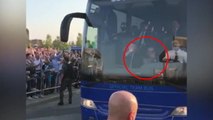 Sarri gives Juventus fans 'the finger'