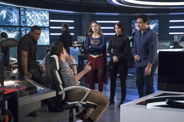 Supergirl - Season 3 Episode 15 "In Search of Lost Time" The CW (3x15)