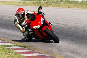 Motosikletiyle Yaptığı Kazada Ölen "Altın Elbiseli Adam" Bilirkişi Raporunda Suçsuz Çıktı