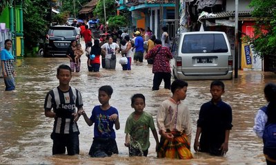 Banjir di Cilegon, Warga "Ngungsi" ke Sekolah dan Masjid
