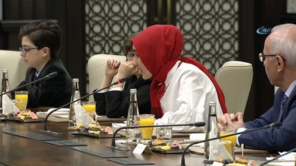 Cumhurbaşkanı Erdoğan, Bakan İsmet Yılmaz ve beraberindeki çocukları kabul etti