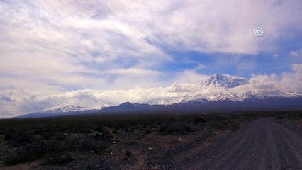 'Türkiye'nin çatısı' yeniden gelinliğini giydi - IĞDIR
