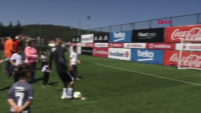 Beşiktaş, 23 Nisan'ı Çocuklar Kutladı - 2 Hd