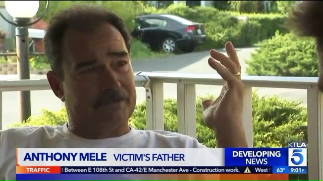 Father Stabbed to Death While Eating at Restaurant With Daughter in His Lap