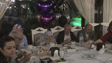 'Azar dahi işitmediği' 60 yıllık eşinden sürpriz kutlama - KARABÜK