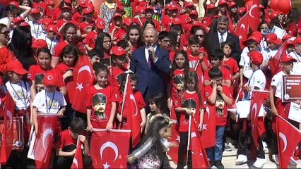 Köy çocuklarının dev Türkiye ve Atatürk Puzzle'ı havadan görüntülendi