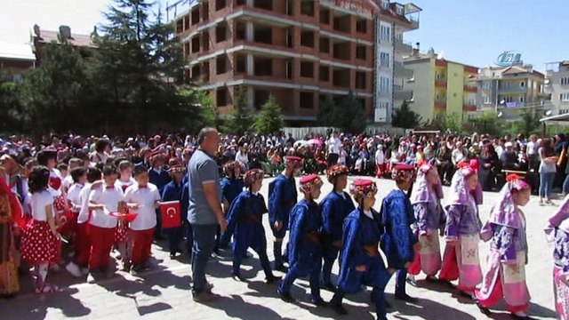 Vefat eden öğretmenleri için 23 Nisan’da Mevlid-i Şerif okuttular