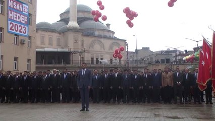 Yüksekova'da 23 Bin Mektup Balonlarla Gökyüzüne Uçuruldu