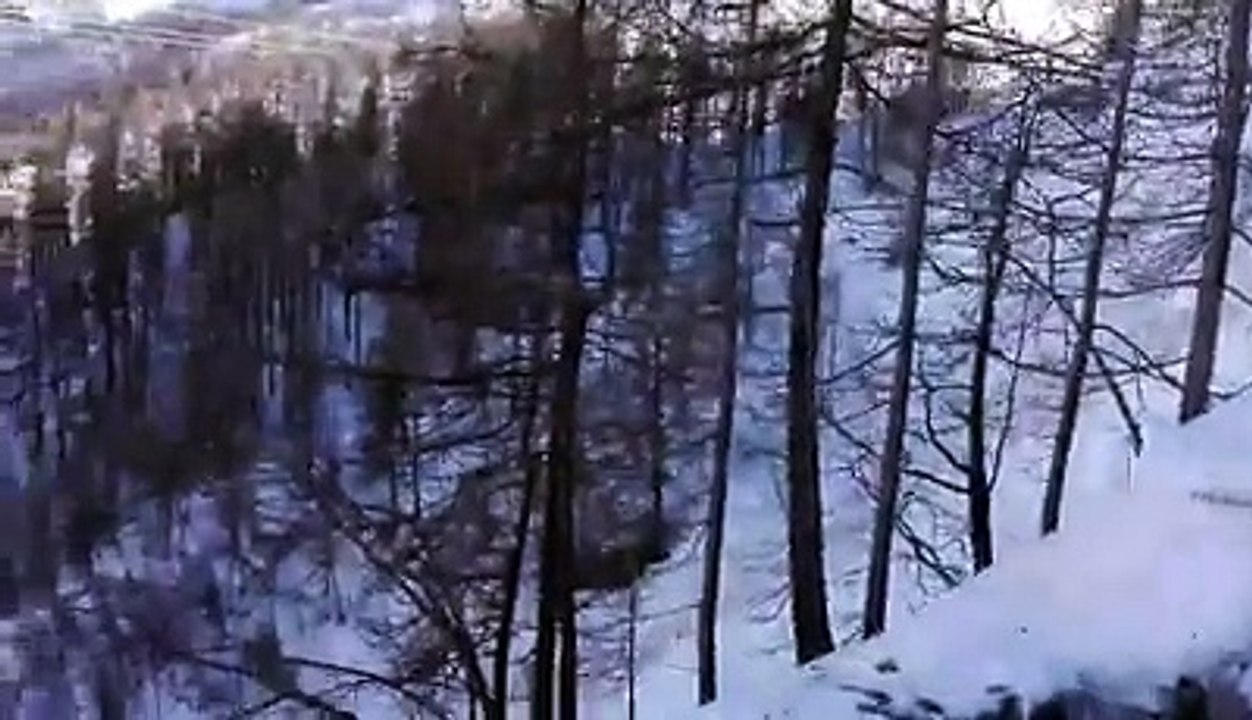 Une énorme avalanche de neige déclenchée à Tignes