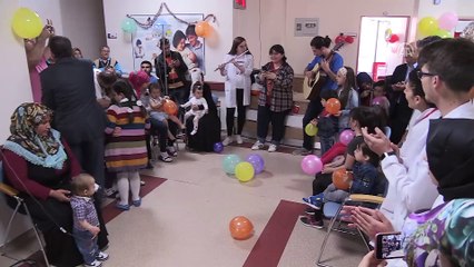 Minik hastalara 23 Nisan sürprizi - ERZİNCAN