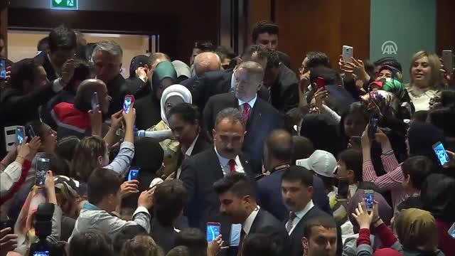 Cumhurbaşkanı Erdoğan, TRT 23 Nisan Gala Programına Katıldı (2)