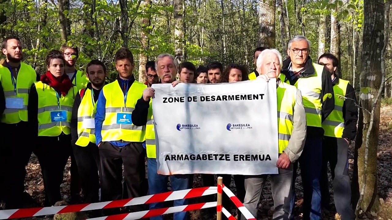 ETA organiza una cumbre para escenificar su disolución