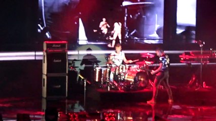 Muse - Munich Jam, KROQ Almost Acoustic Christmas, 12/09/2017