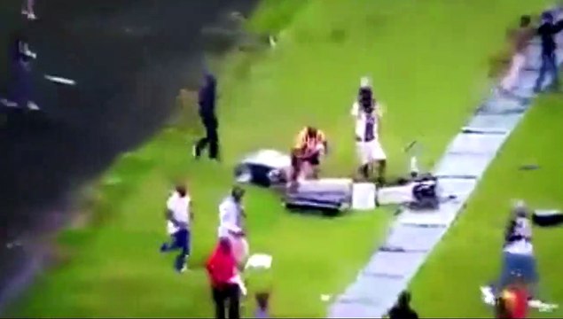 Des supporters pètent un câble quand leur équipe perd en Afrique de Sud !