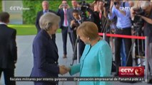 Canciller alemana se reúne con primera ministra británica