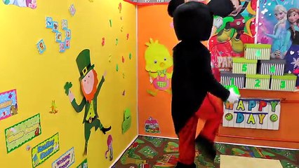 Myszka Miki Układa puzzle z Klub Przyjaciół Myszki Miki MyszkaMikiTV PUZZLE