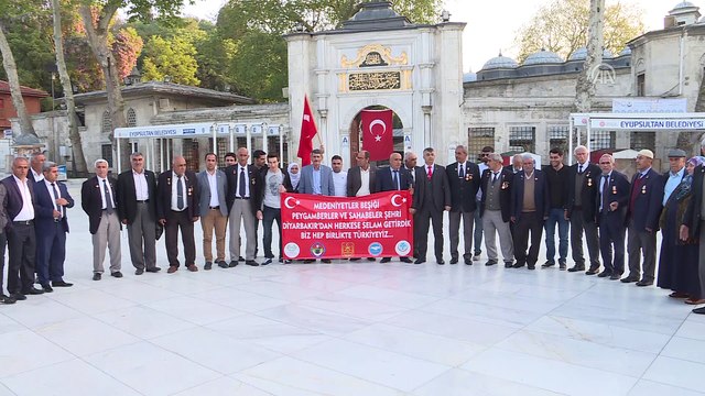 Diyarbakırlı gaziler ve şehit yakınları Sultanahmet Camisi'nde namaz kılarak dua etti - İSTANBUL