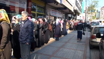 Rize'de geçici iş için metrelerce kuyruk oluştu