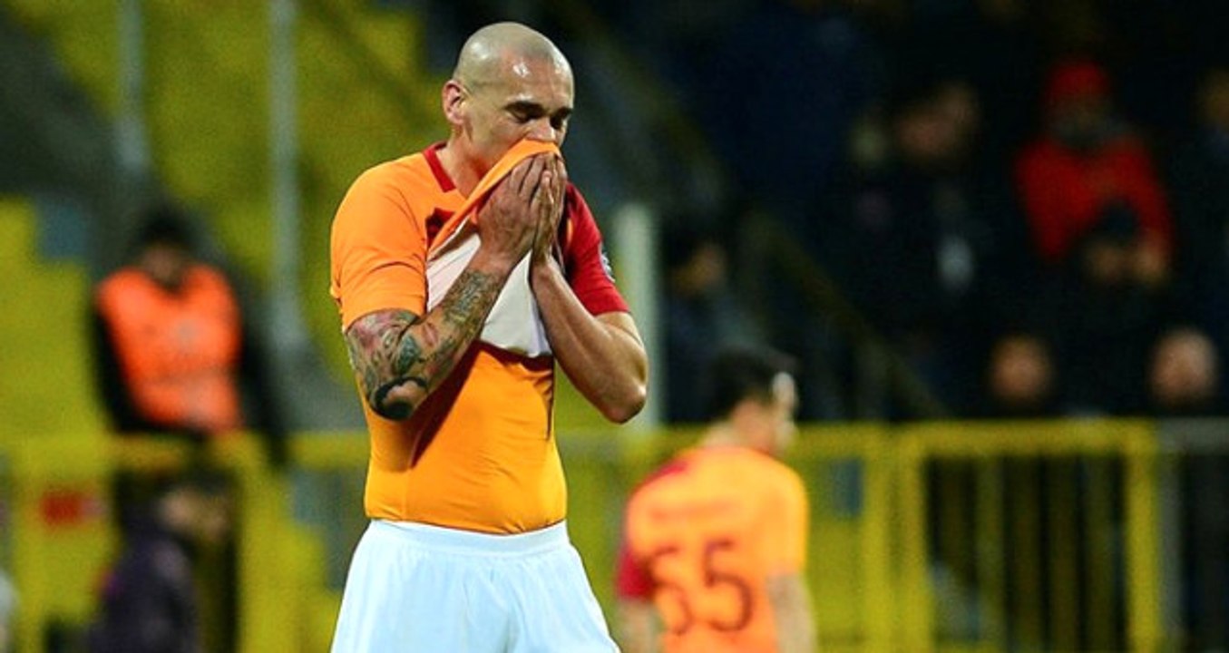 Galatasaraylı Maicon, Beşiktaş Derbisinde Kötü Oynarsa Satılacak