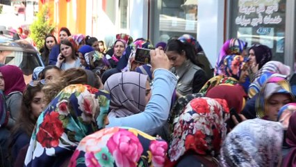 6 aylık iş için kuyruğa girdiler