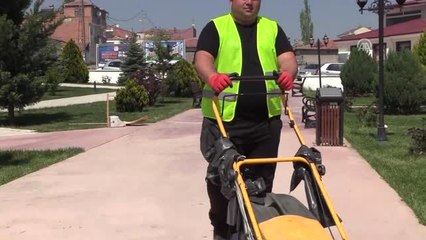 Gündüz Temizlik İşçisi Akşam Halter Antrenörü