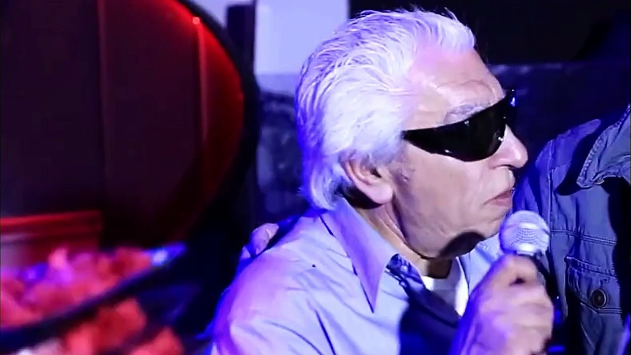 Τάσος Μπουγάς - Δυο το πρωί κι εγώ εδώ - Live 2...