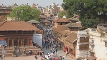 Nepal aún espera fondos para la reconstrucción 3 años después del terremoto (C)
