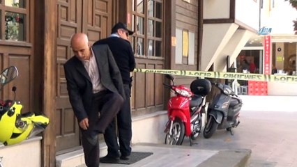 Balıkesir'de şüpheli paket paniği...Güvenlik şeridini geçen köpek patlamadan saniyeler önce kurtuldu