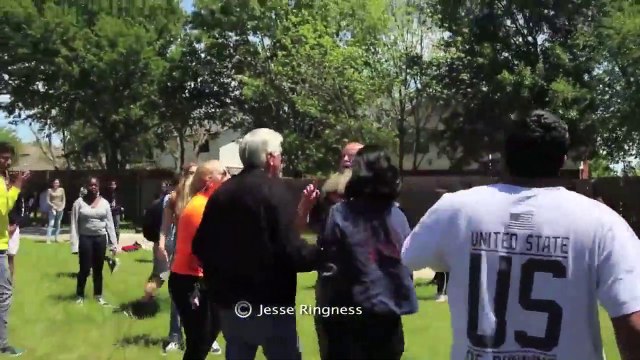 Une manifestation étudiante anti-arme dégénère