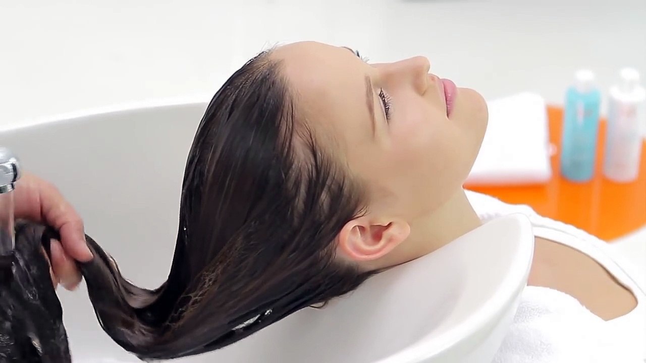 How To Moroccanoil Clarifying Shampoo