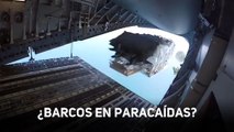 La Armada de los EE.UU. lanza dos barcos desde un avión