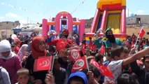 - Suriye’de savaşın çocukları gönüllerince eğlendi-   Suriye’de 23 Nisan Ulusal Egemenlik ve Çocuk Bayramının 98. yıl dönümü etkinlikleri çerçevesinde savaşın çocukları gönüllerinde eğlendi