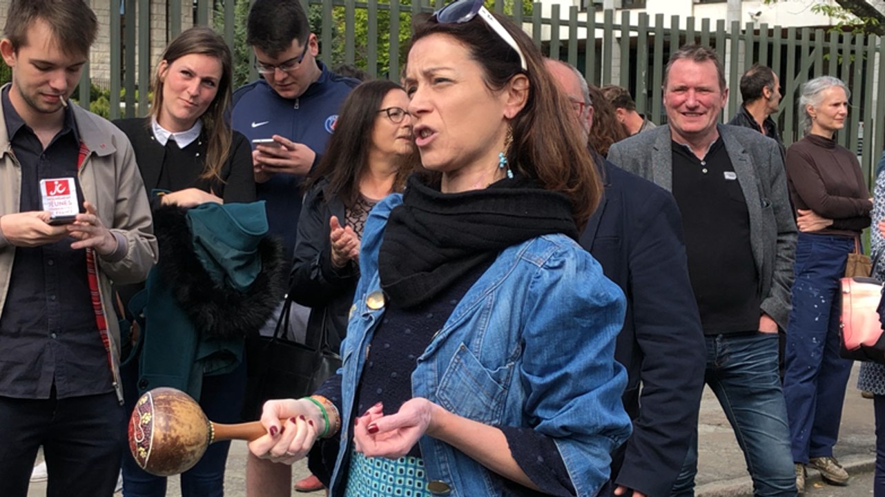 Des étudiants du lycée Rabelais manifestent contre l’expulsion de deux camarades
