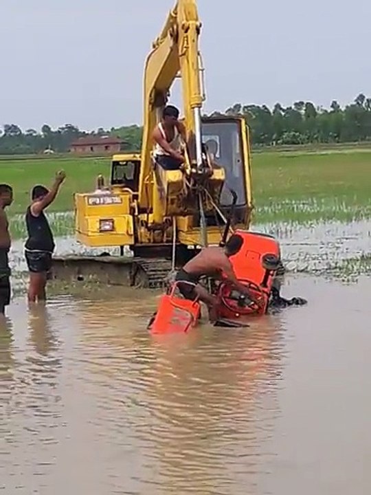 Amazing idiot on tractors! Funny tractors fail