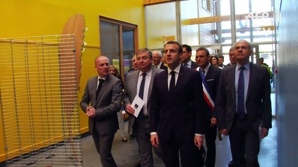 Macron: soutenir des "projets" pour défendre la ruralité