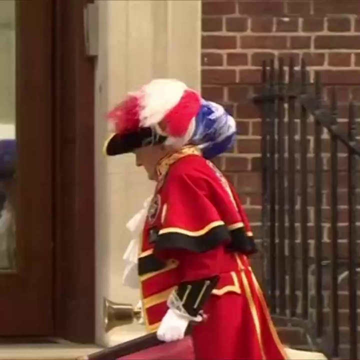 Le "Royal Baby" annoncé par un crieur de rue