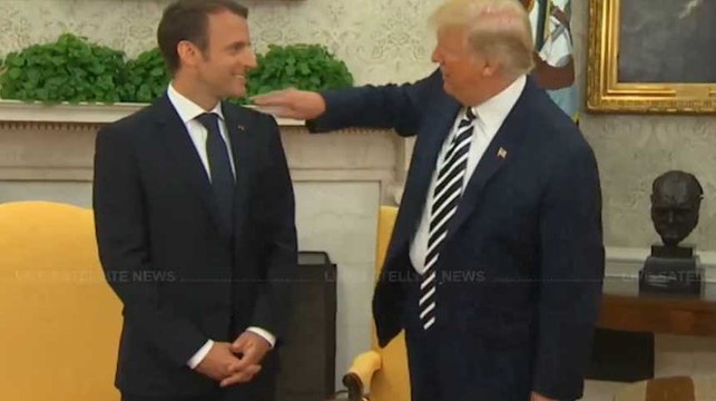 Trump époussette les pellicules de Macron dans le Bureau ovale