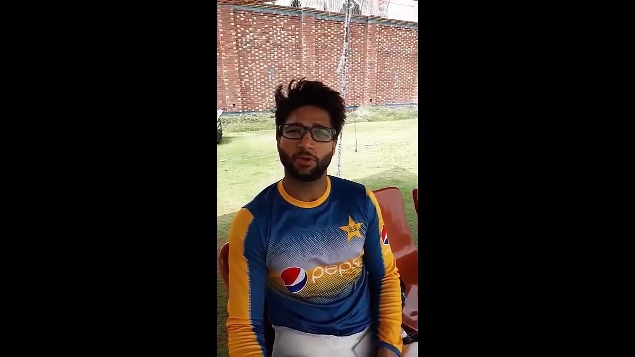 Pakistan Cricket Team Special Message For Their Special Fan - YouTube