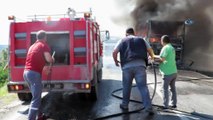 Anzakları taşıyan tur otobüsü alev alev yandı
