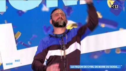 Cyril Hanouna s'asperge le visage de soda en direct !