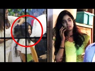 खूबसूरत Jhanvi Kapoor दिखाई दी Juhu Salon में Hair Cutting के लिए