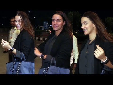 Neha Dhupia दिखी Airport पर | गयी IIFA Awards के लिए