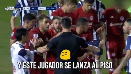 @TheBuzzer: Hay jugadas surrealistas y esta