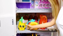 Barbie y Su Refrigeradora Shopkins ♡ Refrigeradora Con Shopkins Frutas y Vegetales
