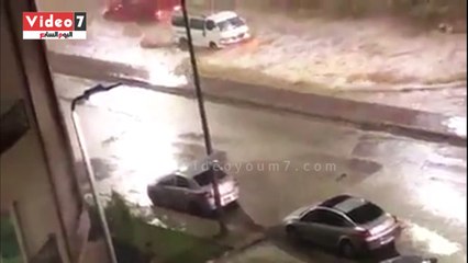 فيديو.. انهيار جزء من سور الغابة المتحجرة بالتجمع الخامس بسبب الأمطار