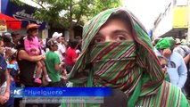 Jolgorio y sátiras desfilan en la Huelga de Dolores de Guatemala