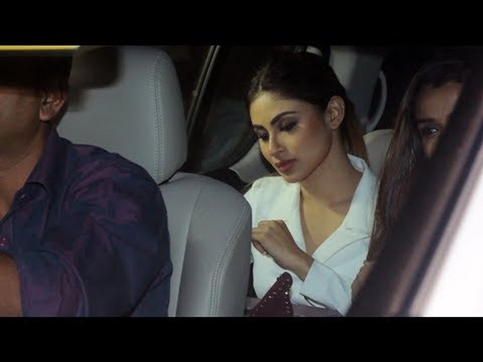 Mouni Roy पोह्ची Salman Khan 52 वे Birthday पार्टी पर  | Panvel Farmhouse